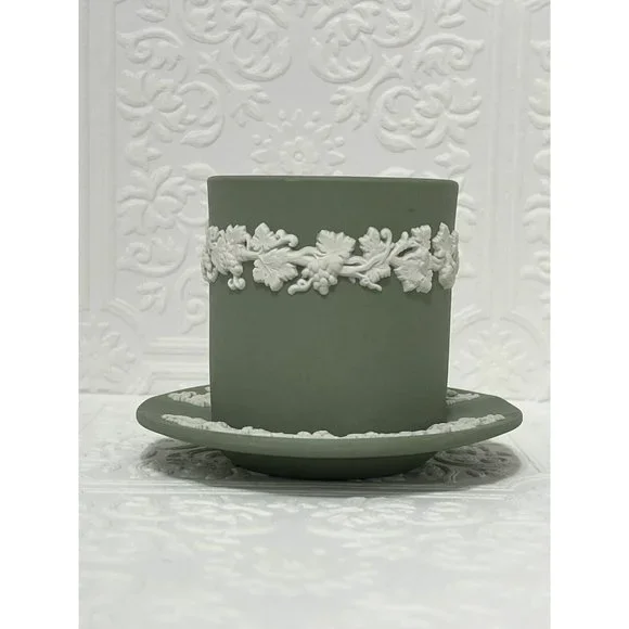 Vintage Wedgwood Green Jasperware Cigarette Holder and Ashtray Grapevine  Design